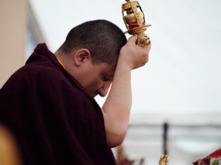 Thaye Dorje, His Holiness the 17th Gyalwa Karmapa, visits the London Diamond Way Buddhist Centre. Photo: Tokpa Korlo.