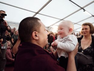 Thaye Dorje, His Holiness the 17th Gyalwa Karmapa, visits the London Diamond Way Buddhist Centre. Photo: Tokpa Korlo.