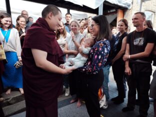 Thaye Dorje, His Holiness the 17th Gyalwa Karmapa, visits the London Diamond Way Buddhist Centre. Photo: Tokpa Korlo.