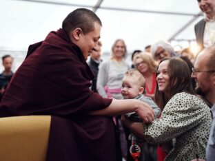 Thaye Dorje, His Holiness the 17th Gyalwa Karmapa, visits the London Diamond Way Buddhist Centre. Photo: Tokpa Korlo.