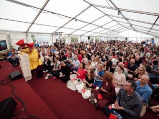 Thaye Dorje, His Holiness the 17th Gyalwa Karmapa, visits the London Diamond Way Buddhist Centre. Photo: Tokpa Korlo.