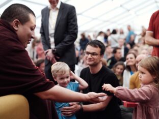 Thaye Dorje, His Holiness the 17th Gyalwa Karmapa, visits the London Diamond Way Buddhist Centre. Photo: Tokpa Korlo.