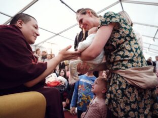 Thaye Dorje, His Holiness the 17th Gyalwa Karmapa, visits the London Diamond Way Buddhist Centre. Photo: Tokpa Korlo.