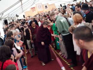 Thaye Dorje, His Holiness the 17th Gyalwa Karmapa, visits the London Diamond Way Buddhist Centre. Photo: Tokpa Korlo.