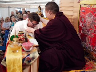 Thaye Dorje, His Holiness the 17th Gyalwa Karmapa, visits the London Diamond Way Buddhist Centre. Photo: Tokpa Korlo.