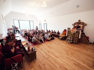 Thaye Dorje, His Holiness the 17th Gyalwa Karmapa, visits Nala Centre and Padkar Ling in the Czech Republic. Photo: Tokpa Korlo.