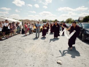 Thaye Dorje, His Holiness the 17th Gyalwa Karmapa, visits Nala Centre and Padkar Ling in the Czech Republic. Photo: Tokpa Korlo.