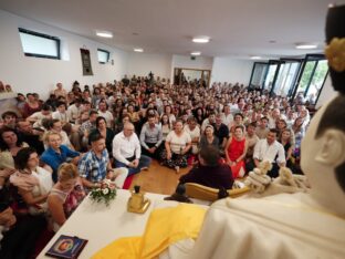 Thaye Dorje, His Holiness the 17th Gyalwa Karmapa, visits Nala Centre and Padkar Ling in the Czech Republic. Photo: Tokpa Korlo.