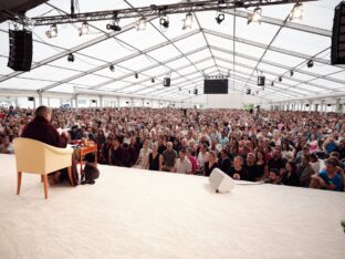 Thaye Dorje, His Holiness the 17th Gyalwa Karmapa, at the Europe Center. Photo: Tokpa Korlo.