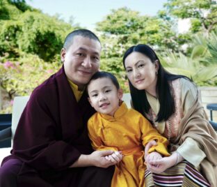 Thugseyla with Karmapa and Sangyumla