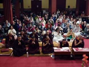 Public Meditation Course 2024 at the Karmapa International Buddhist Institute. Photo: Tokpa Korlo